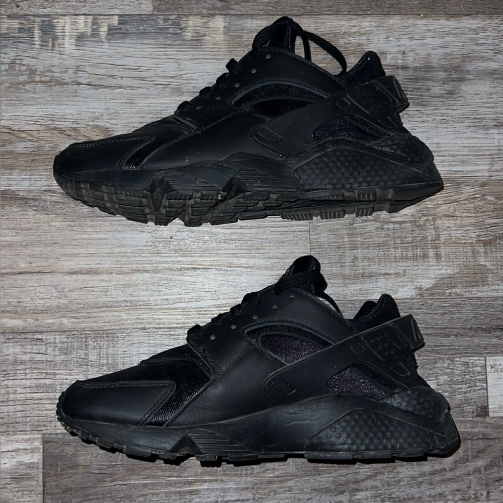 SOLD-Nike Air Huarache Sneakers